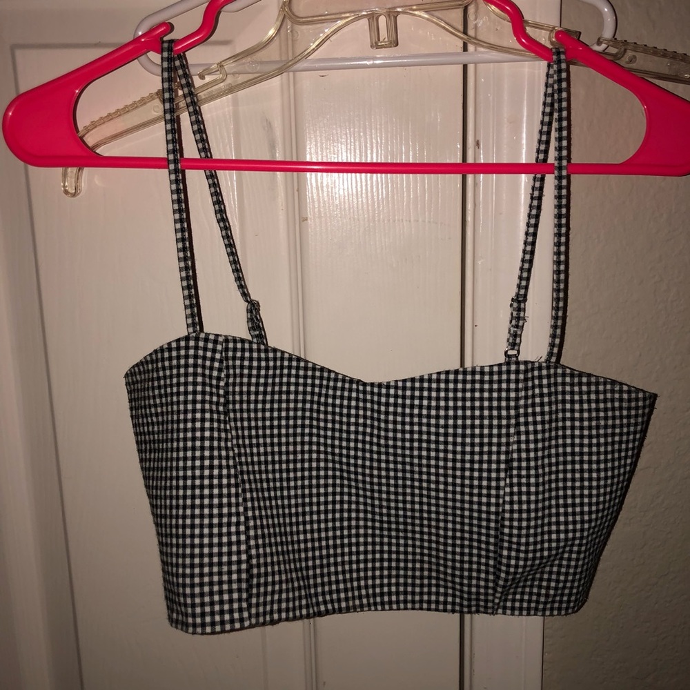 Black & White patterned cropped/bando top